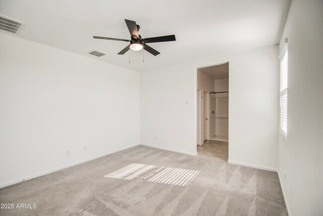 Building Photo - 4205 E Haley Dr