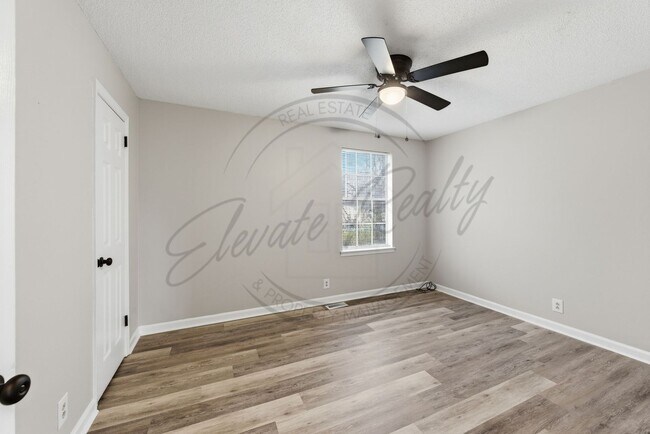 Building Photo - Two Bedroom Townhouse with Updates in North Nashville!