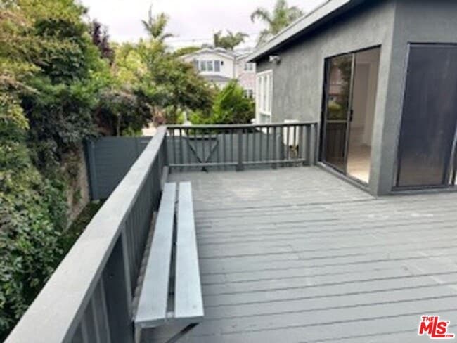 Building Photo - 620 25th St