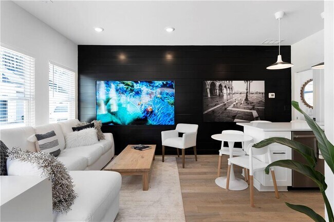 Building Photo - 217 Arnold Mill Rd