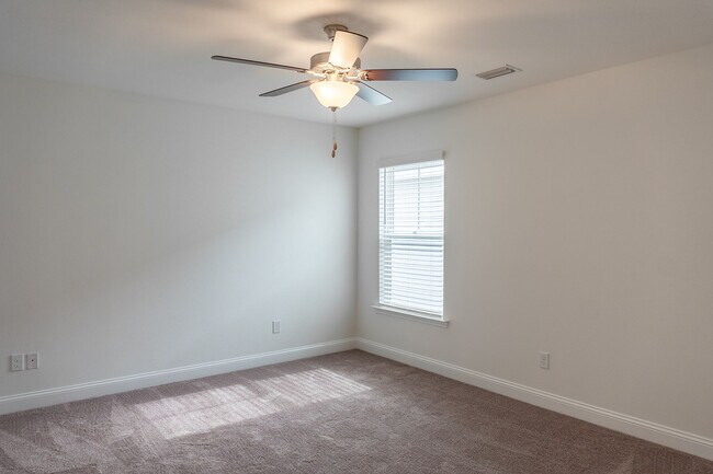 Building Photo - 1414 Landon Hills Dr