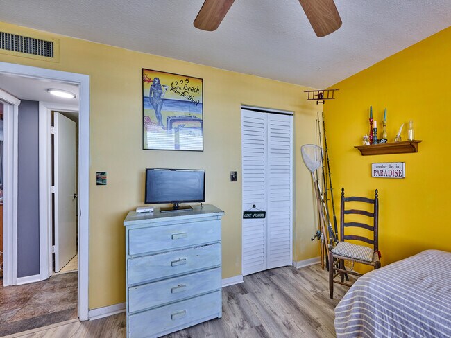 Building Photo - 10600 S Ocean Dr