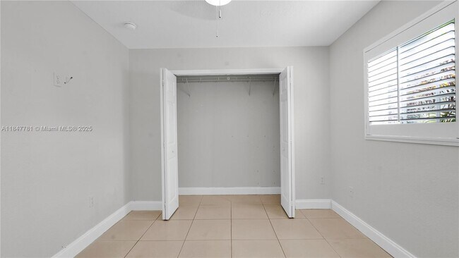 Building Photo - 2860 W 80th St