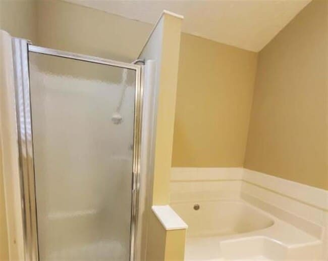 Building Photo - BEAUTIFULHOMES....