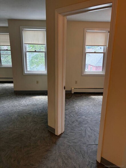 Building Photo - 15 Blossom St