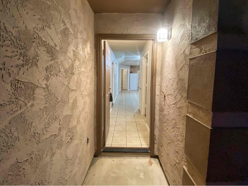 Building Photo - 327 S Water Ln