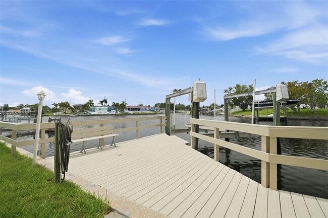 Building Photo - 4436 Floramar Terrace