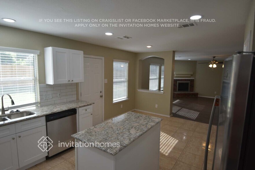 Building Photo - 7215 Fossil Garden Dr