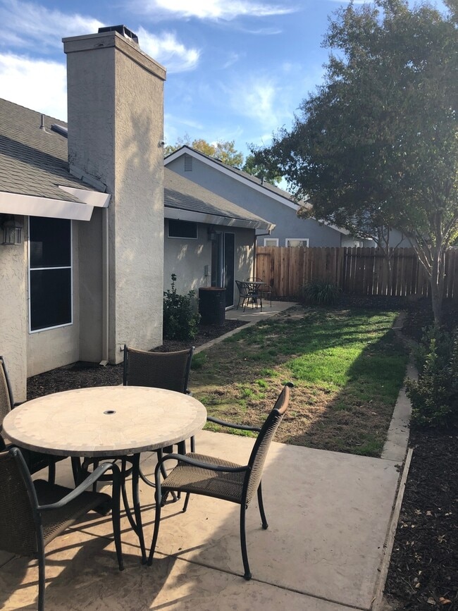 Building Photo - 3 BED 2 BATH HOME W/ UPGRADES ON CUL-DE-SAC