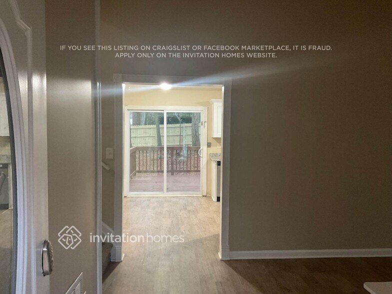 Building Photo - 155 Barrington Dr E