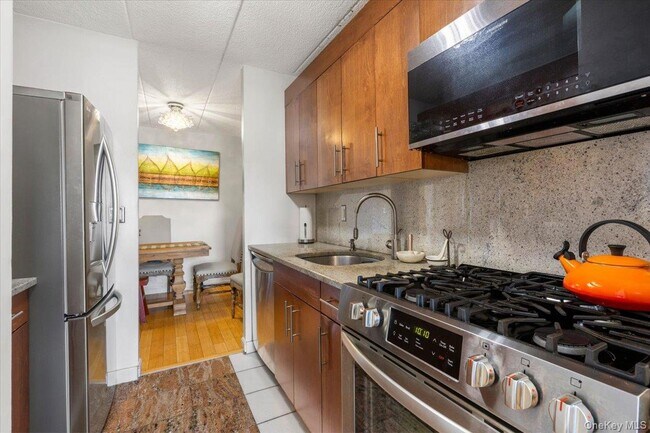 Building Photo - 1085 Warburton Ave