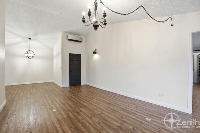 Building Photo - 13902 NE Piper Rd