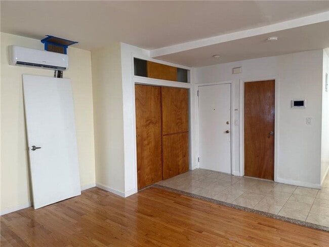 Building Photo - 2035 Bay Ridge Pkwy