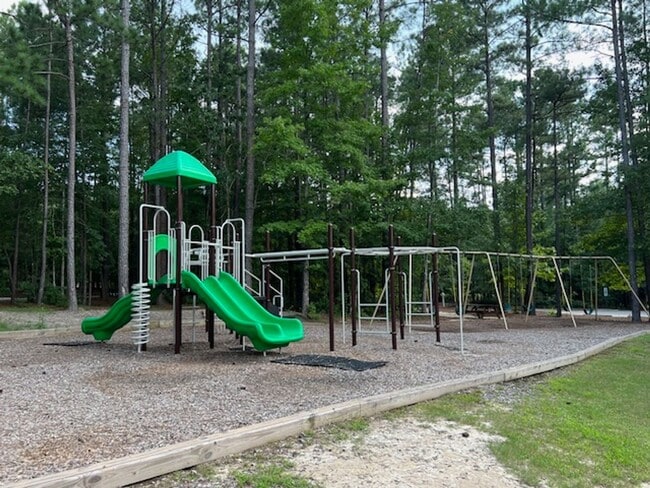 Building Photo - 108 Pine Hawk Dr