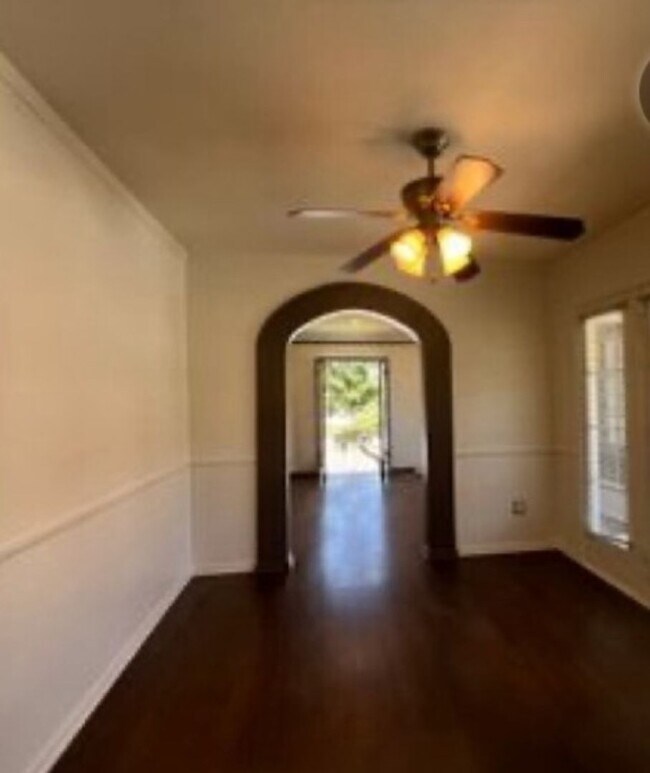 Building Photo - 1171 Huntington Dr
