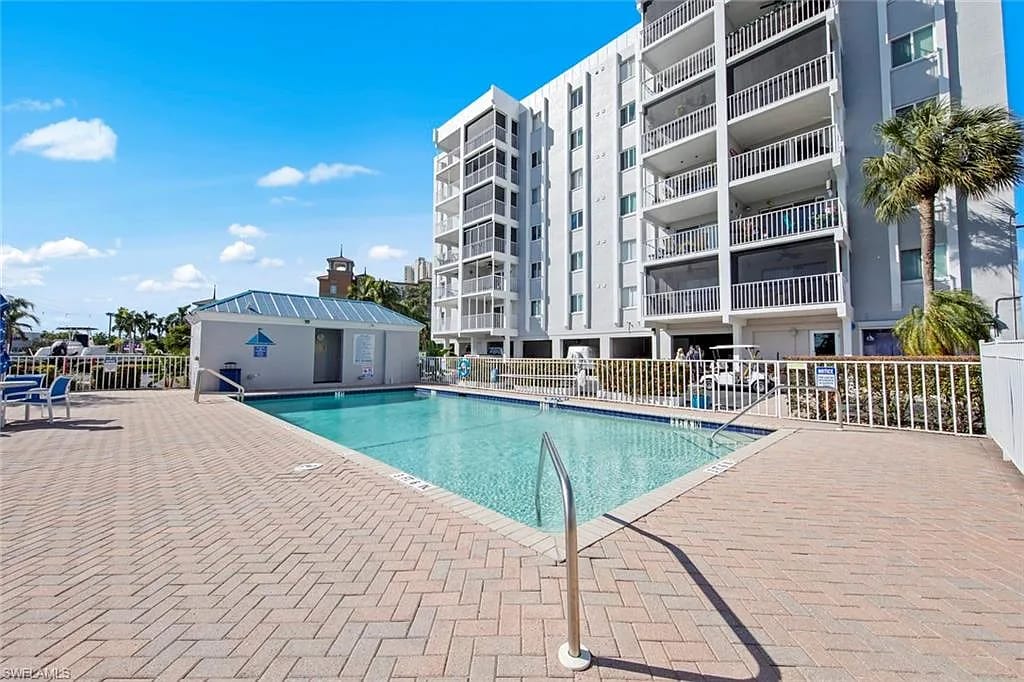 Building Photo - 2885 Palm Beach Blvd