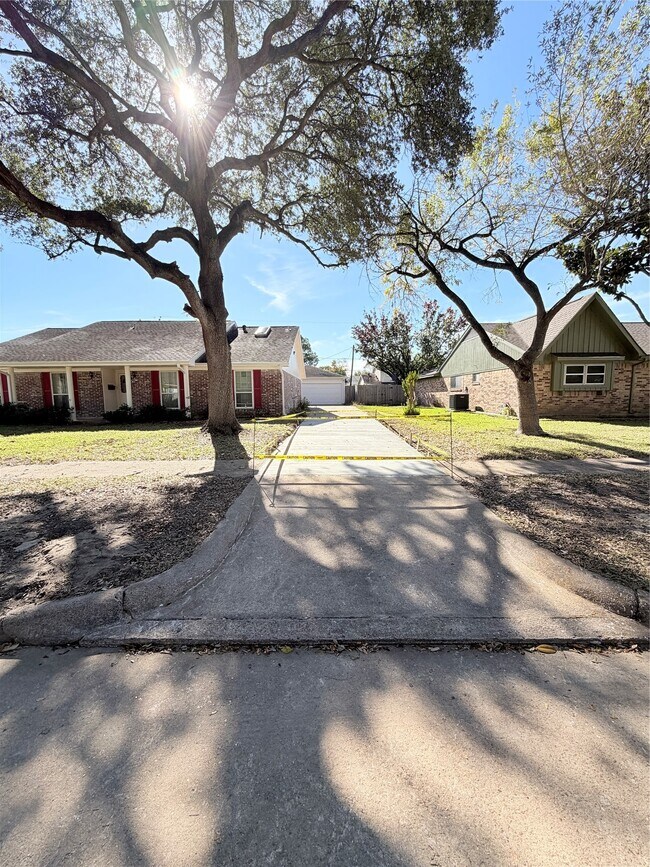 Building Photo - 9231 Stroud Dr