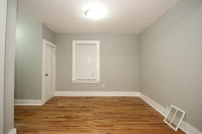 Building Photo - 42 Walnut St