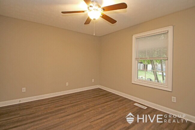 Building Photo - Welcome to your "home sweet home," perfectly situated just a few blocks from the heart of charmin...