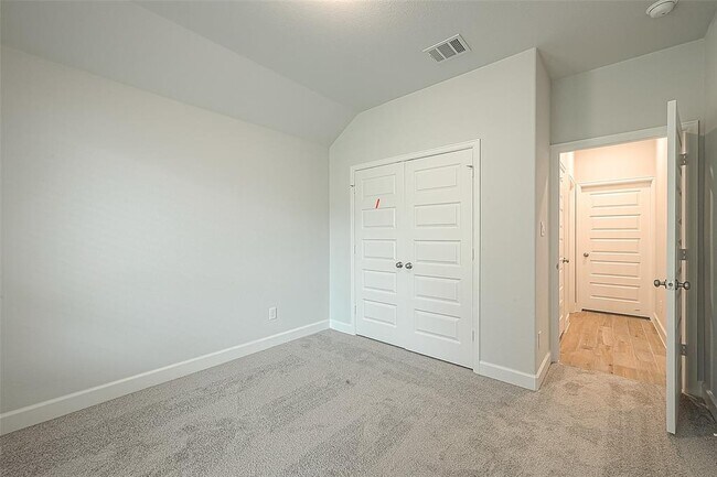Building Photo - 213 McCrea Ct
