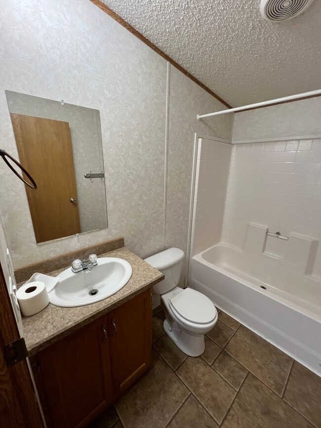 Building Photo - 3 Bedroom 2 Bath Modular Home with Many Amenities & Storage Shed