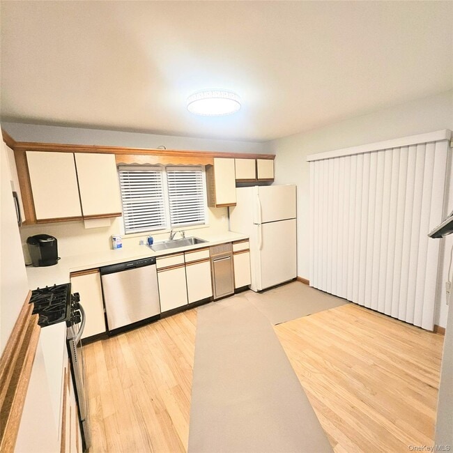 Building Photo - 109 Rockwell St