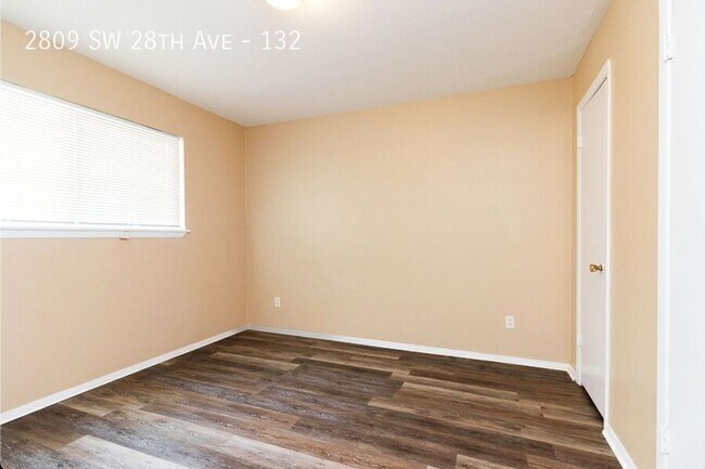 Building Photo - 2809 SW 28th Ave