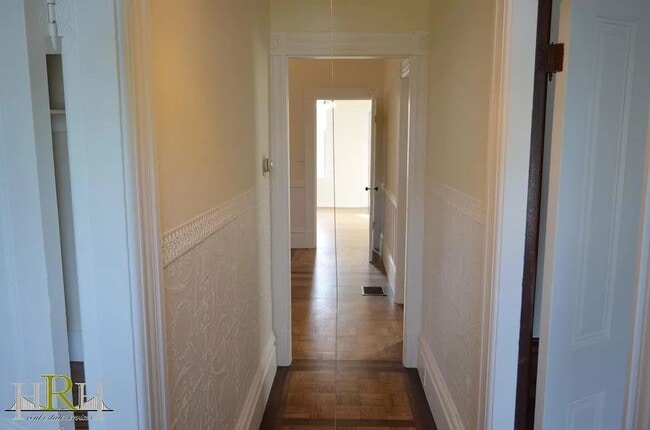 Building Photo - Location!! Charming 3 BR | 1.5 BA in the H...