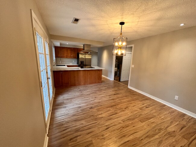 Building Photo - 6060 SW 170th Ave
