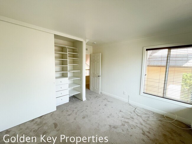 Building Photo - 4BR/3.5BA Home In Encinitas! New Carpet! F...