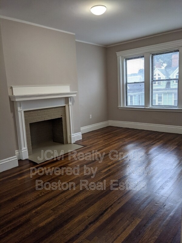 Building Photo - 44 Waverly St