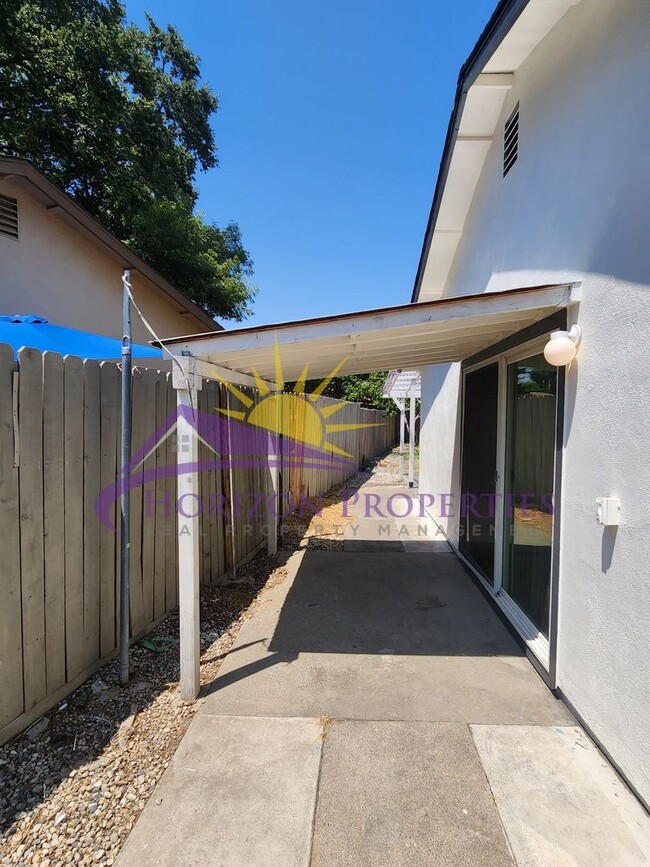 Building Photo - Open 4 Bed 2 Bath 1,660 Sq. Ft. in Citrus ...