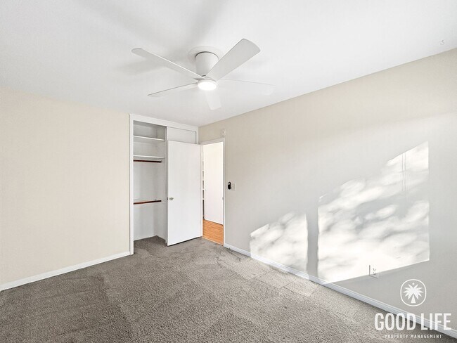 Building Photo - Beautiful 3B/2BA w/ Large Yard, 2 Car Garage & RV Parking!