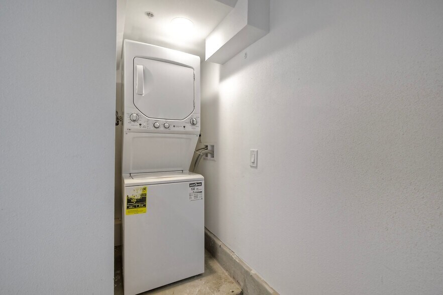 Building Photo - 188 Gosnell Way