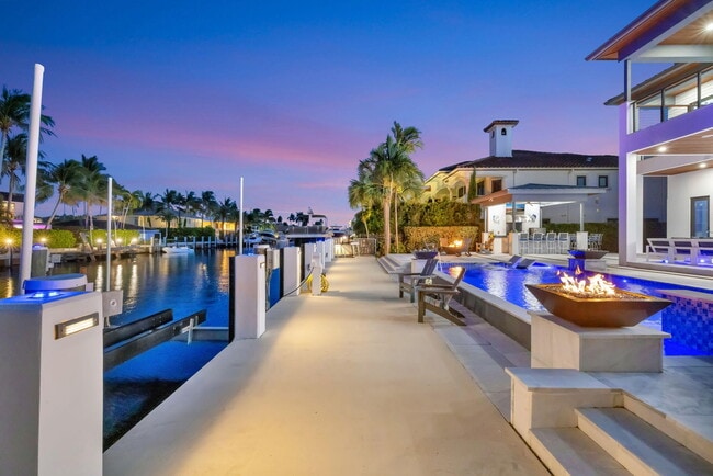 Building Photo - 334 Isle of Capri Dr