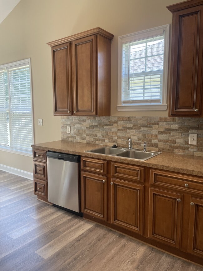 Building Photo - 281 White Water Loop