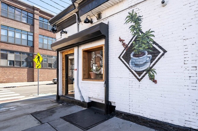Building Photo - 258 Suydam Ave
