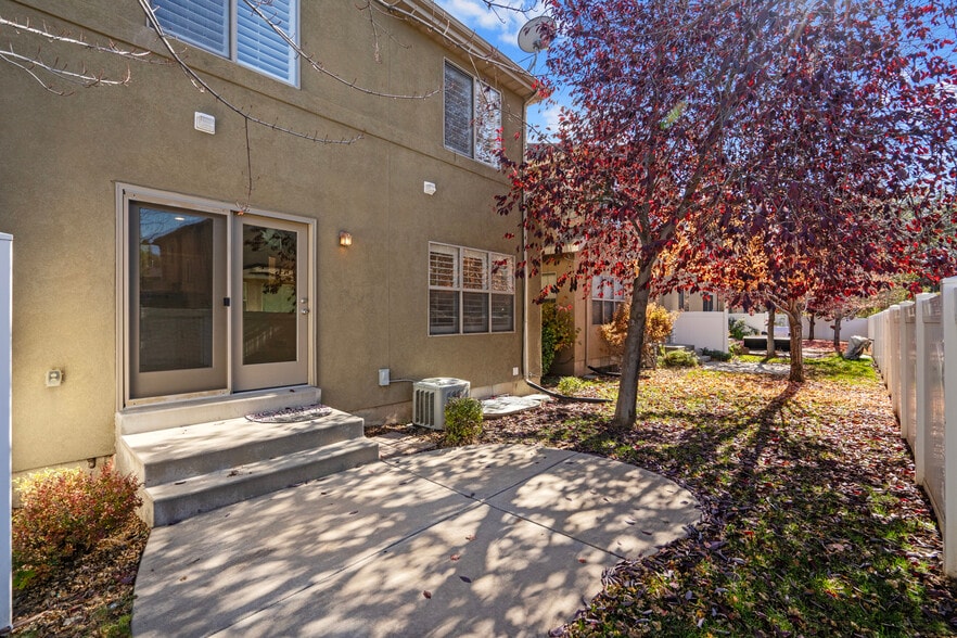 Building Photo - 7178 S 420 E