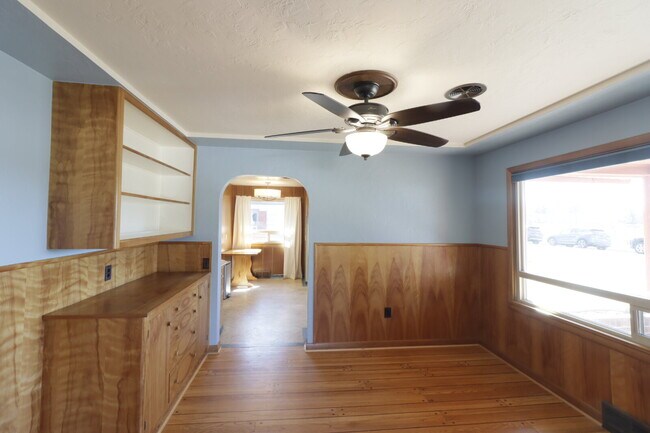 Building Photo - Charming 2 Bed / 1 Bath Home in Redmond!