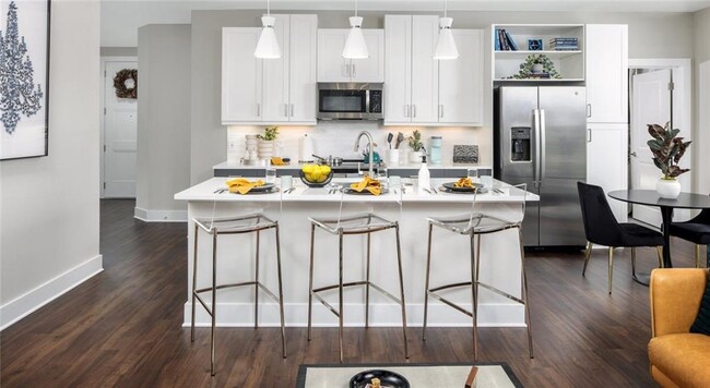 Building Photo - 105 Rogers St NE