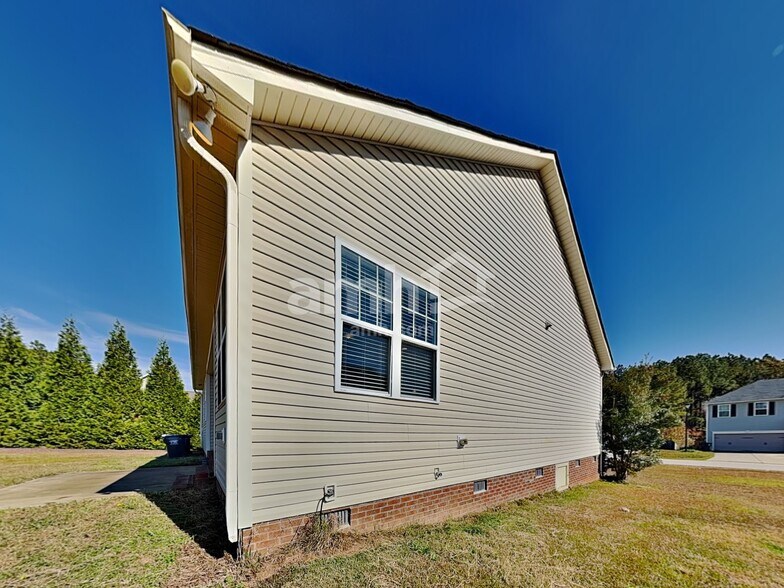 Building Photo - 166 Sequoia Dr