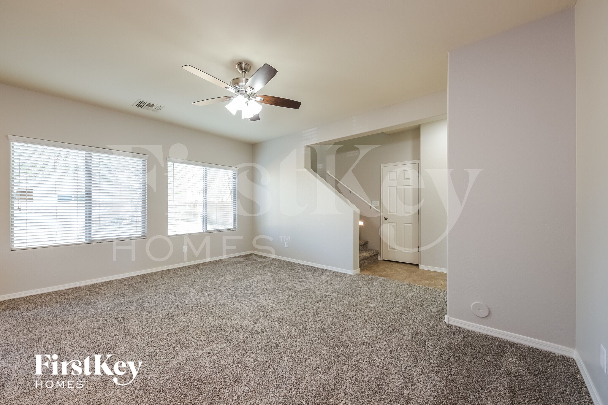 Building Photo - 11028 E Silver Springs Ave