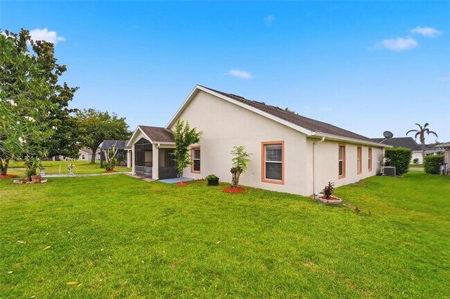 Building Photo - 2819 Maguire Dr