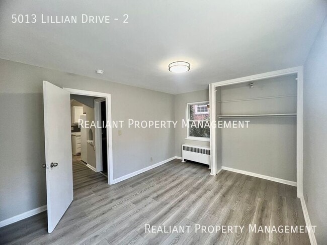 Building Photo - 5013 Lillian Dr