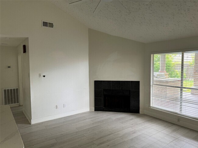 Building Photo - 3723 Westmeadow