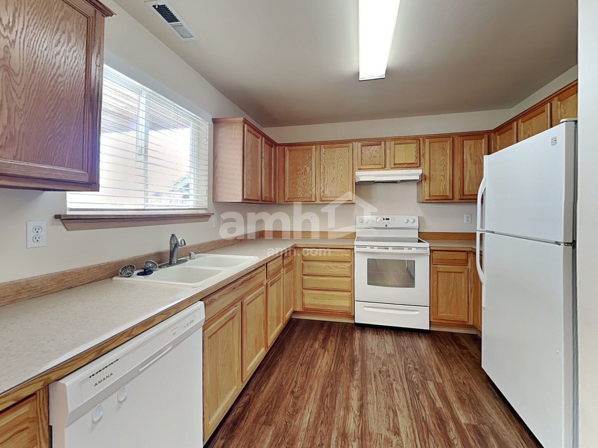 Building Photo - 1107 202nd St E