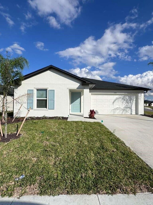 Building Photo - 17245 Cantu Ct