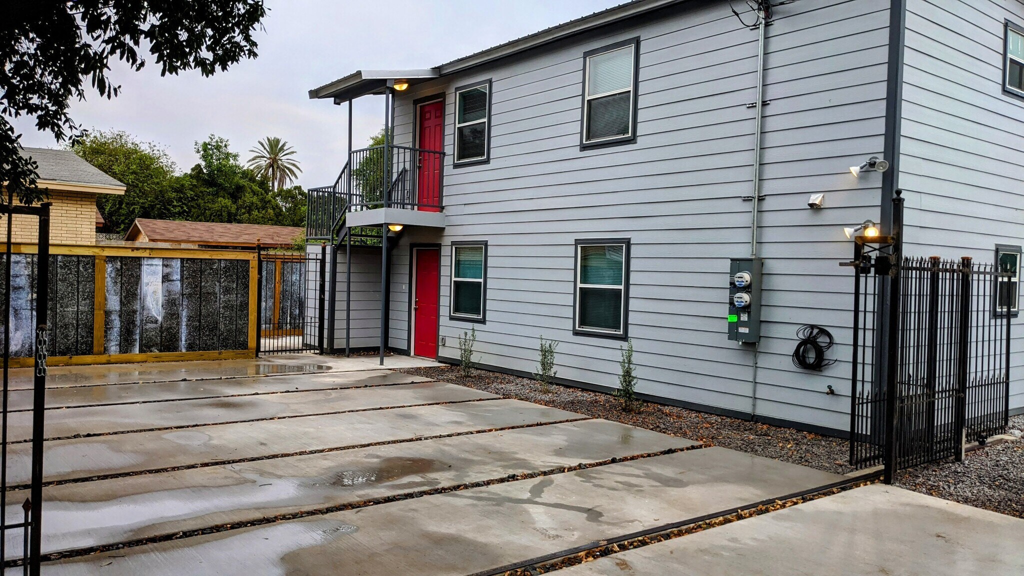 Building Photo - 917 Hendricks Ave