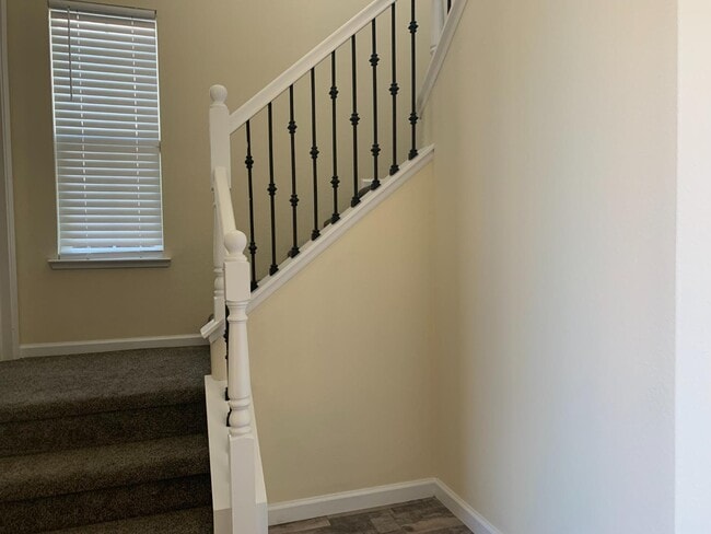 Building Photo - 20863 Grapevine Dr