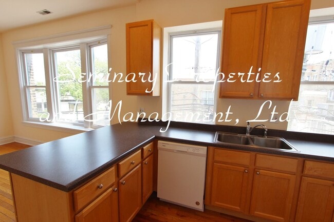 Interior Photo - 1415-1417 W Addison St